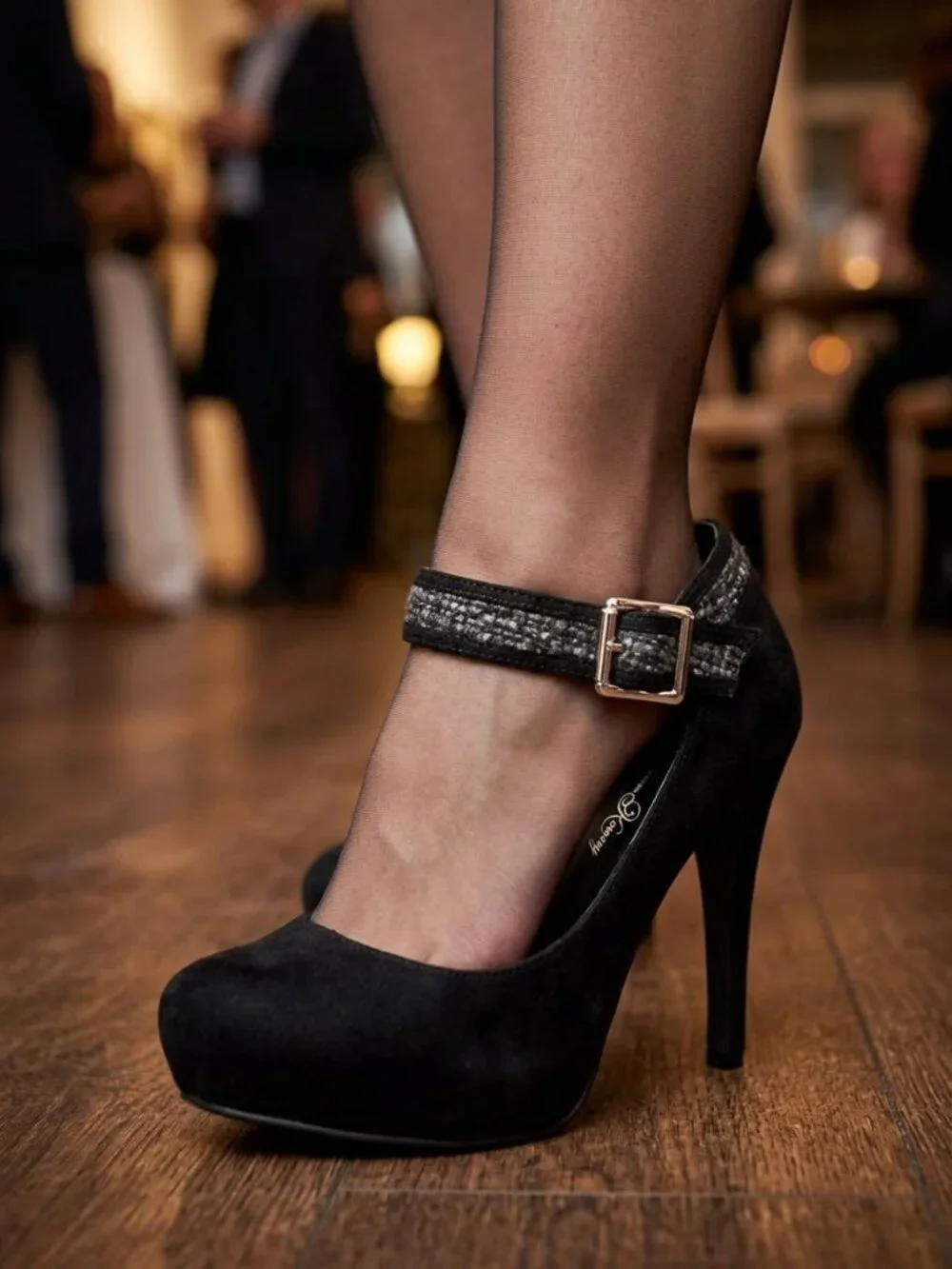 Vintage Penny Loves Kenny Black Suede Pump